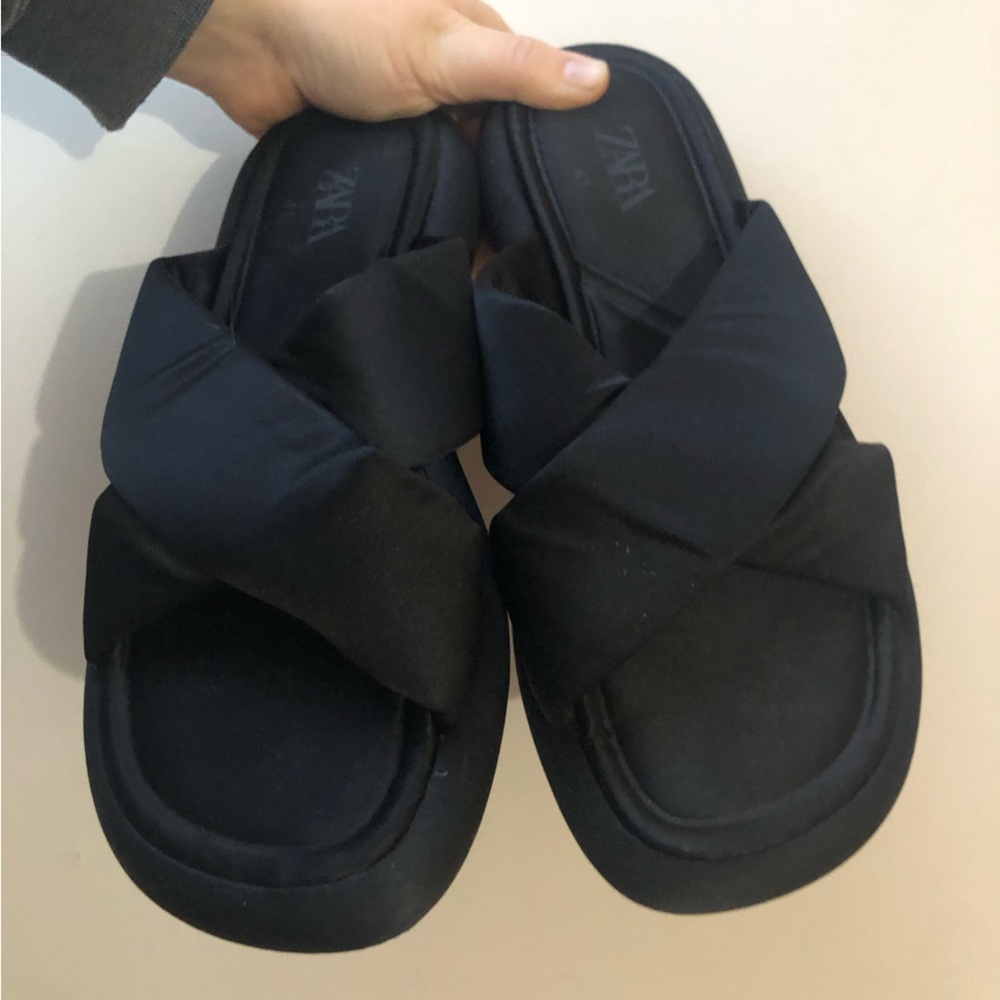 [10] Zara | Black Slide on Sandals